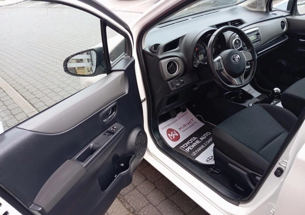 Toyota Yaris cena 26900 przebieg: 211686, rok produkcji 2012 z Głuszyca małe 326